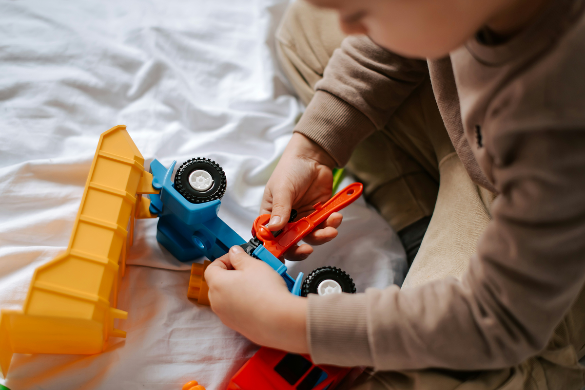 How to use positive reinforcement effectively at home and school